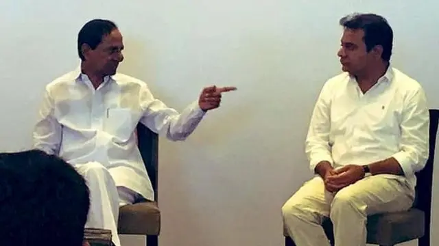 తండ్రి కేసీఆర్‌తో కేటీఆర్