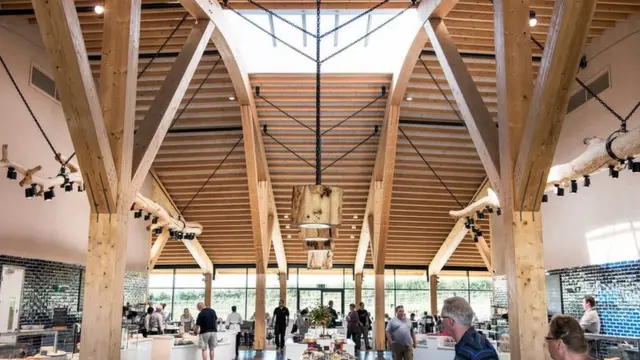 Interior del parador de carretera en Gloucester