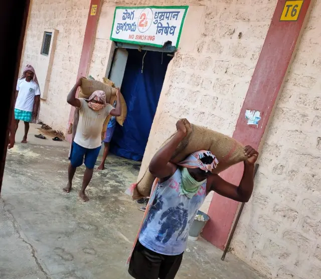 రైతుల కష్టాలు