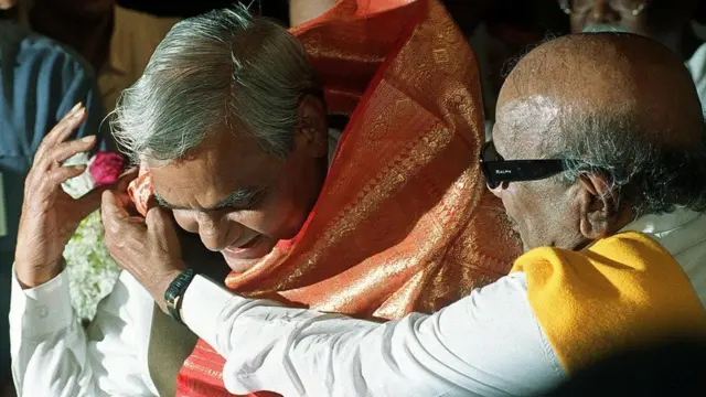 வாஜ்பேயியும், தமிழக ஆளுமைகளும் (புகைப்படத் தொகுப்பு)