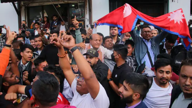 सन्दीप लामिछानेका समर्थक