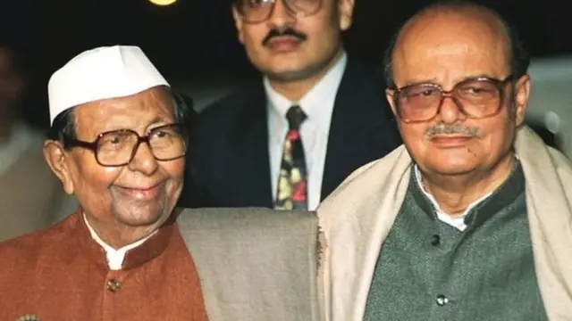 पूर्व कांग्रेस अध्यक्ष सीताराम केसरी और अर्जुन सिंह