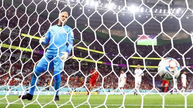 Keylor Navas recibe un gol