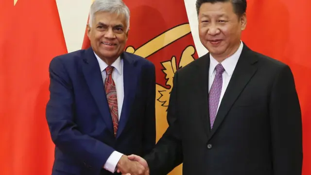 श्रीलंकाई राष्ट्रपति रानिल विक्रमसिंघे और चीनी राष्ट्रपति शी जिनपिंग