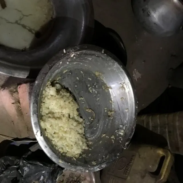 नेमानी के घर की तस्वीर