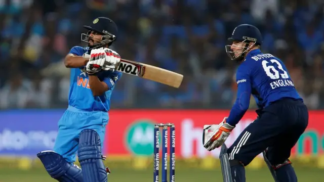 केदार जाधव