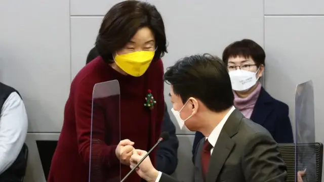 심상정 후보와 안철수 후보는 TV 토론에서 '양강 구도 허물기'에 전력을 다할 것으로 보인다