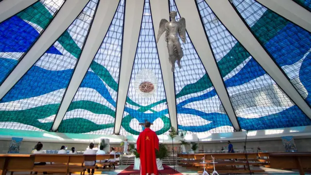 Вербное воскресенье в соборе Бразилиа