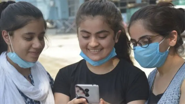 విద్యార్థులు