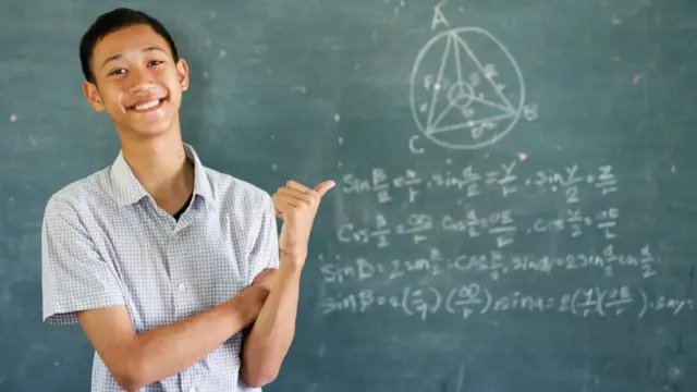 Dečak ired školske table