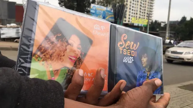 ዘንድሮ ገበያ ላይ ከዋሉ የሙዚቃ አልበሞች ሁለቱ