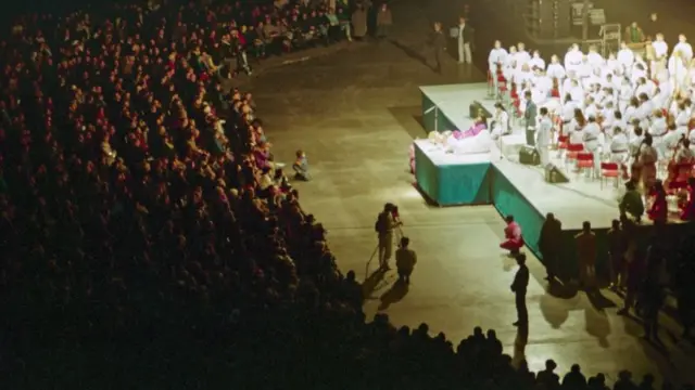 ઓમ શિનરિક્યો સંપ્રદાયની તસવીર