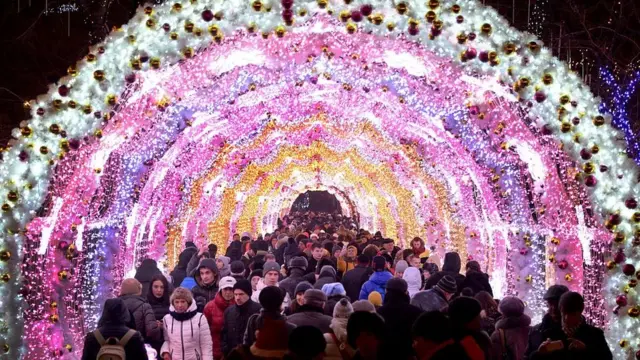 俄罗斯莫斯科民众迎接新年