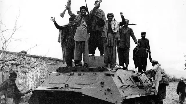 د شوروي ځواکونو پروړاندې اوو افغان تنظیمونو مبارزه او جهاد پیل کړ