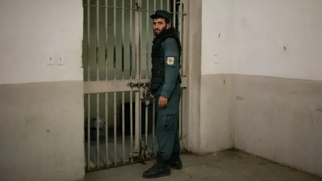 Guardia de la prisión.