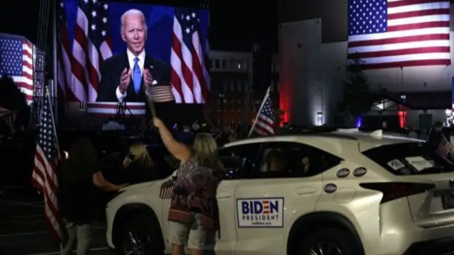 जो बाइडन भाषण देते हुए