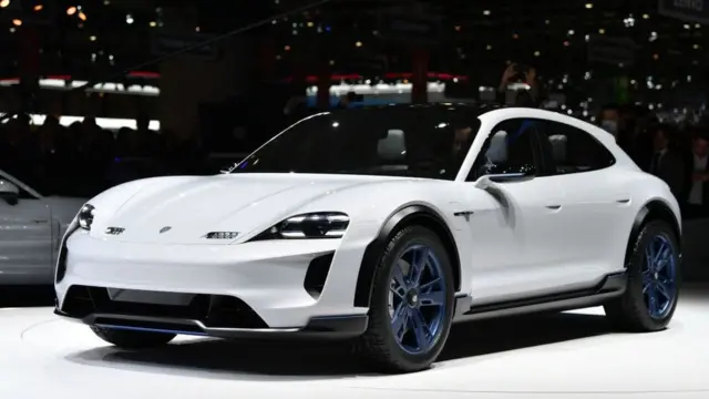 کانسپت جدید پورشه، الگویی برای دومین مدل الکتریکی کارخانه را نمایش می‌دهد