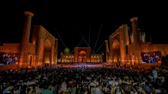 دوازدهمین دوره جشنواره