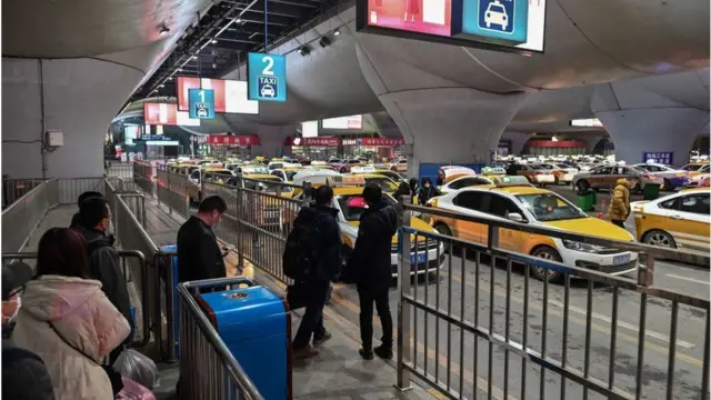 বিমানবন্দরের দৃশ্য