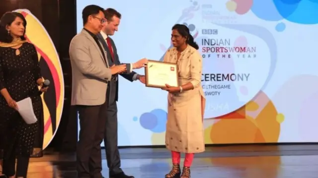 2019 iswoty நிகழ்ச்சியில் தடகள வீராங்கனை பி.டி.உஷாவிற்கு வாழ்நாள் சாதனையாளர் விருது வழங்கப்பட்டது.