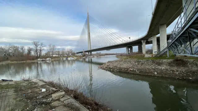 Smeće i otpad na Savi