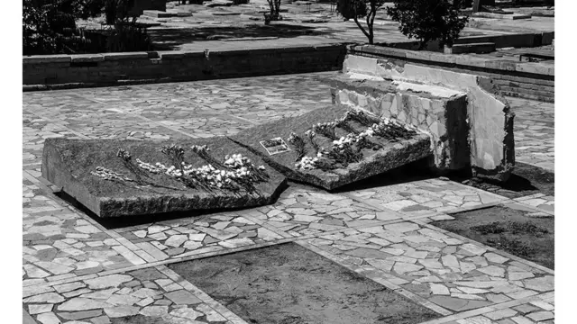 یادبود تخریب شده مصدق در ابن بابویه