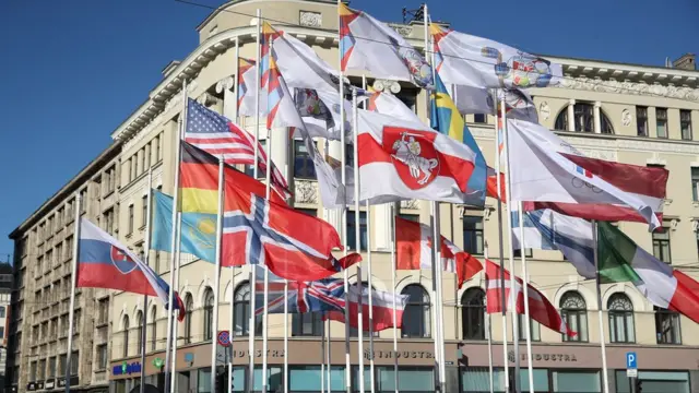 Бело-красно-белый флаг Беларуси