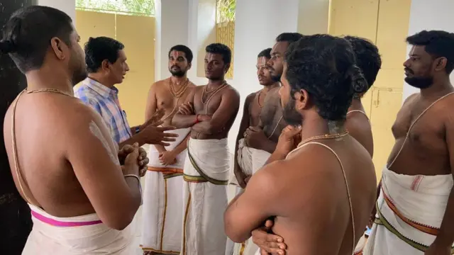 ஜாதி அர்ச்சகர் பயிற்சிப் பள்ளிகள்