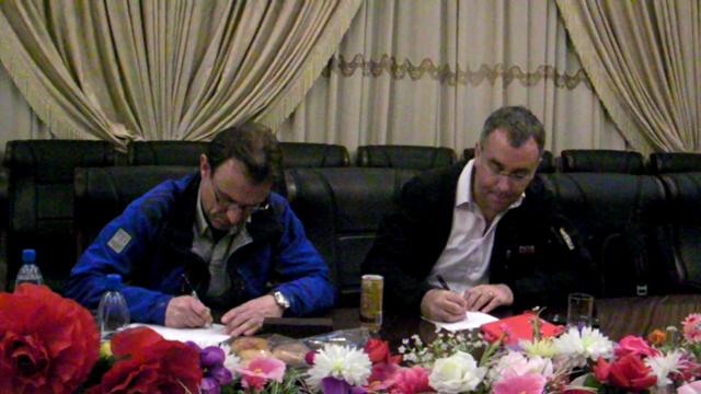 Esta imagemcupom luva betRupert Wingfield-Hayes e Jo Floto foi fornecida pela Coreia do Norte