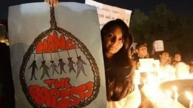 நிர்பயா கூட்டுப் பாலியல் வல்லுறவு மற்றும் கொலையால் இந்தியா முழுவதும் பெண்களின் பாதுகாப்பை வலியுறுத்தி பல போராட்டங்கள் நடந்தன.