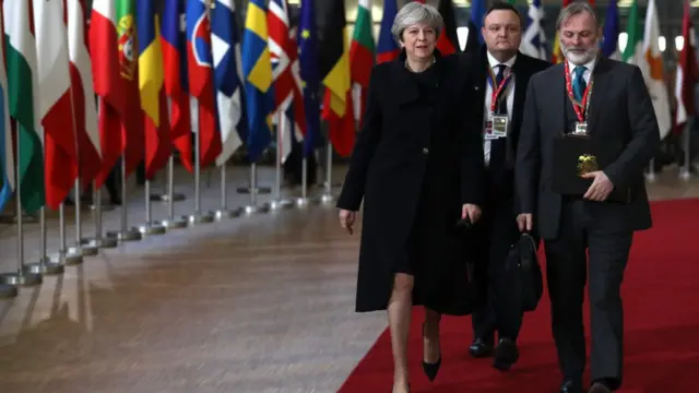 यूरोपियन यूनियन सम्मेलन के दौरान टेरिज़ा मे