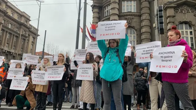 протест Ниједна жена више - стоп фемициду
