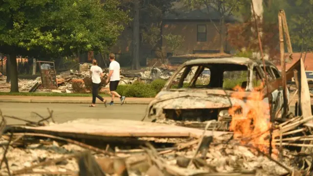 Лісова пожежа у Каліфорнії