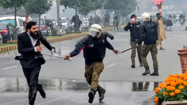 وکیلوں اور ڈاکٹروں میں تصادم