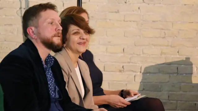 Члени журі - філософ Тарас Лютий і професор філології Віра Агеєва.