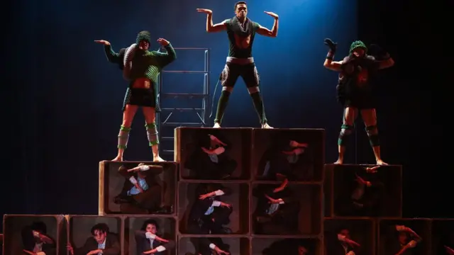 කලාව කුමක් සඳහාද?