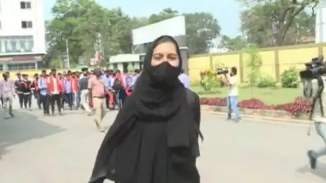 व्हायरल व्हीडिओमधून घेतलेला फोटो