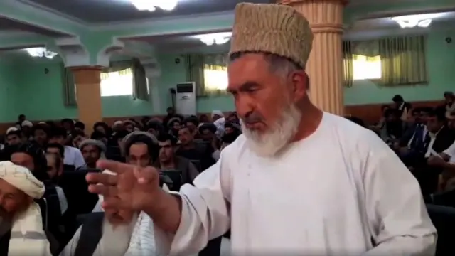 مرد شاکی در فاریاب