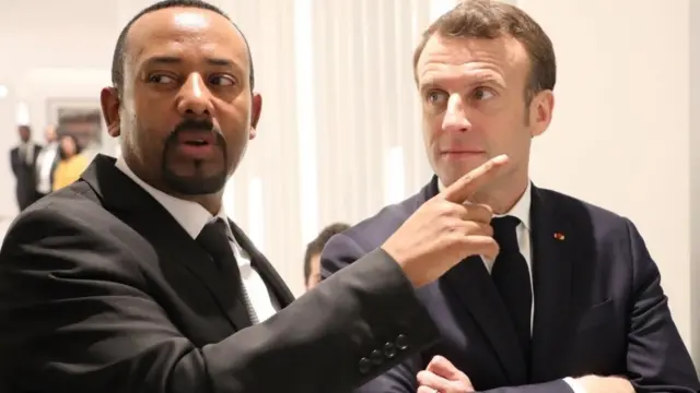 Ra'iisul Wasaaraha Itoobiya, Abiy Axmed (bidix) iyo madaxweynaha Faransiiska, Emmanuel Macron