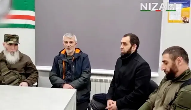 Масхадов: "Украина Олий Радасининг барчага маълум воқеалар пайтида чечен халқига қарши қирғинни тан олиши бугун юртимиз озодлиги йўлидаги ҳаракатимизнинг ютуғи бўлди, оталаримиз ҳам, урушда ҳаётдан кўз юмган бошқалар ҳам ай шу учун курашган".