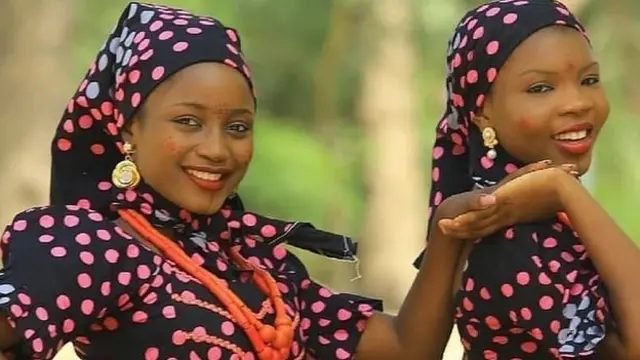 Maryam Yahaya da Amal Umar a fim din Larai ko Jummai