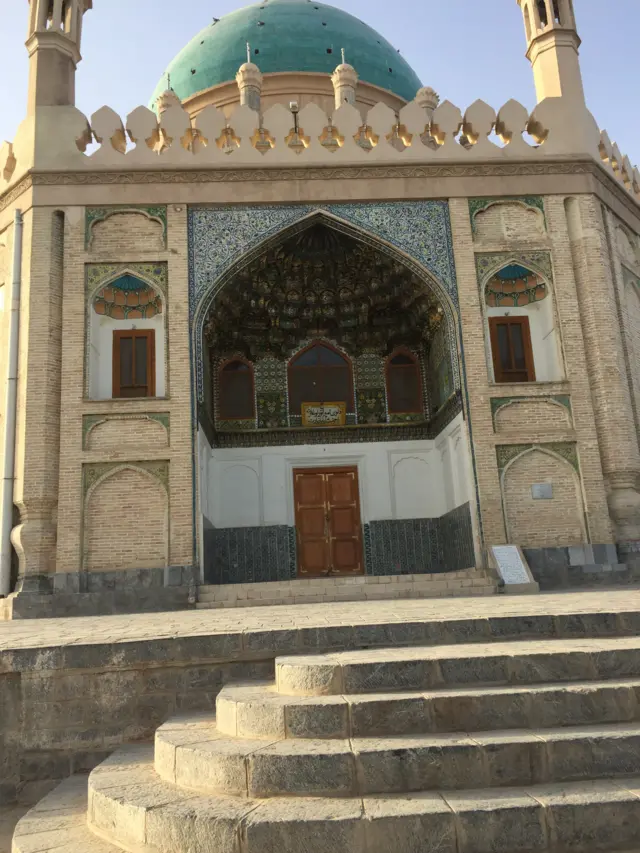 अहमद शाह दुर्रानी के मकबरे की तस्वीर