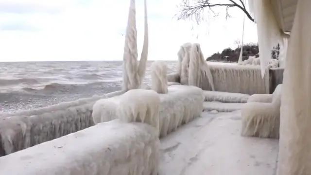 Casa diante do Lago Ontario