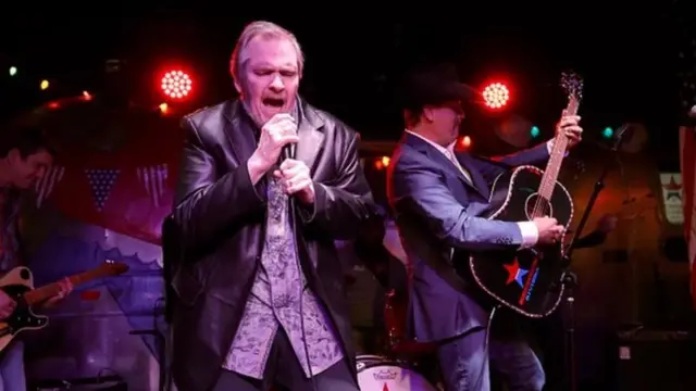 Увесь минулий рік Meat Loaf активно виступав у періоди ковід-послаблення. На фото: концерт у Нешвіллі, березень 2021