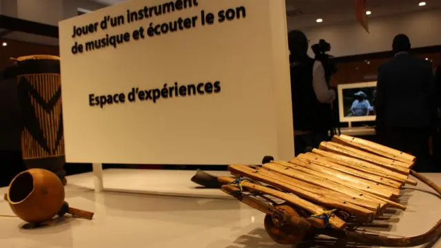 Des instruments de musique traditionnels exposés dans le musée du congo
