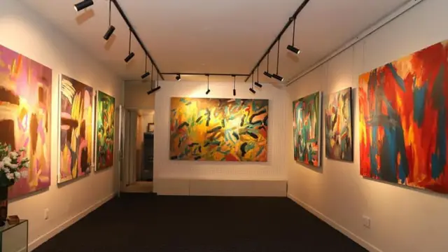 Một số tác phẩm của họa sỹ Bùi Chát được trưng bày trong triển lãm Improvisation tại Alpha Art Station