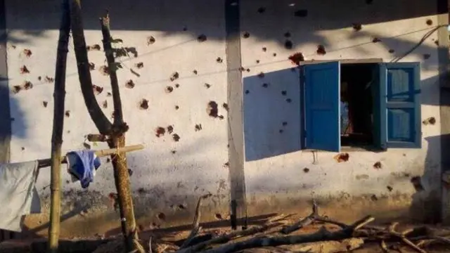 အေအေအဖွဲ့က ဝင်တိုက်ခိုက်လို့ ကျည်ဆန်ရာတွေနဲ့မြင်ရတဲ့ ဘူးသီးတောင်ရဲကင်းစခန်းတစ်ခု