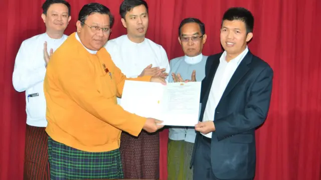 အထည်ချုပ်စက်ရုံ