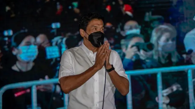 ไหว้ขอบคุณ