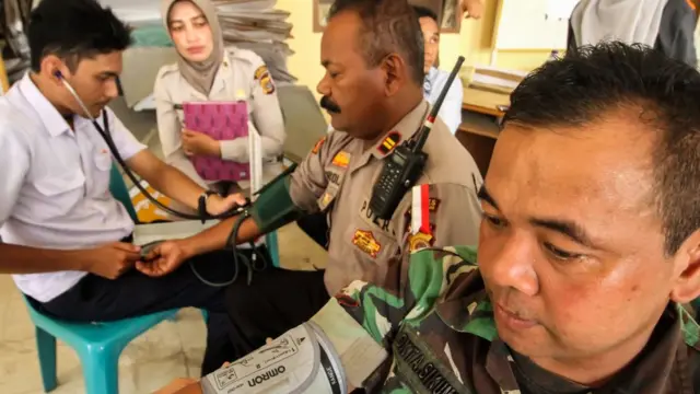 Pemeriksaan petugas TNI Polri